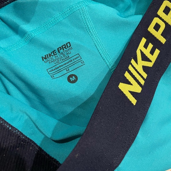 Nike pro shorts - Picture 2 of 2